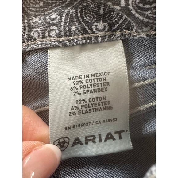 Ariat Women’s Denim Straight Leg Jeans Sz. 25R - Picture 6 of 6